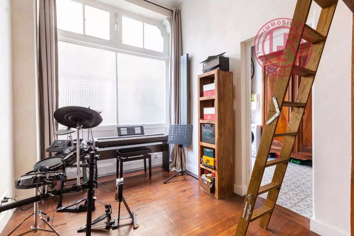 Appartement à PARIS-3E