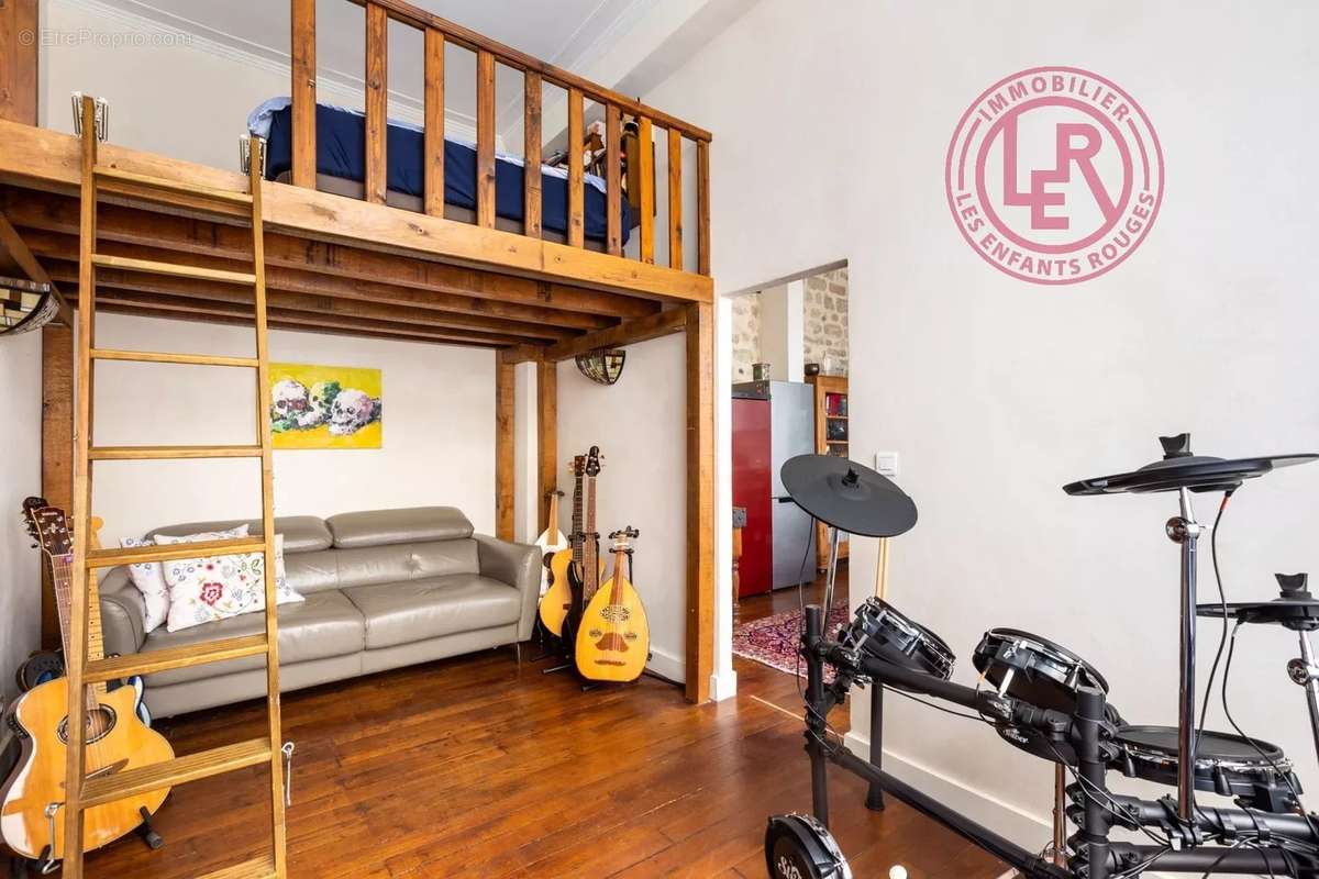 Appartement à PARIS-3E