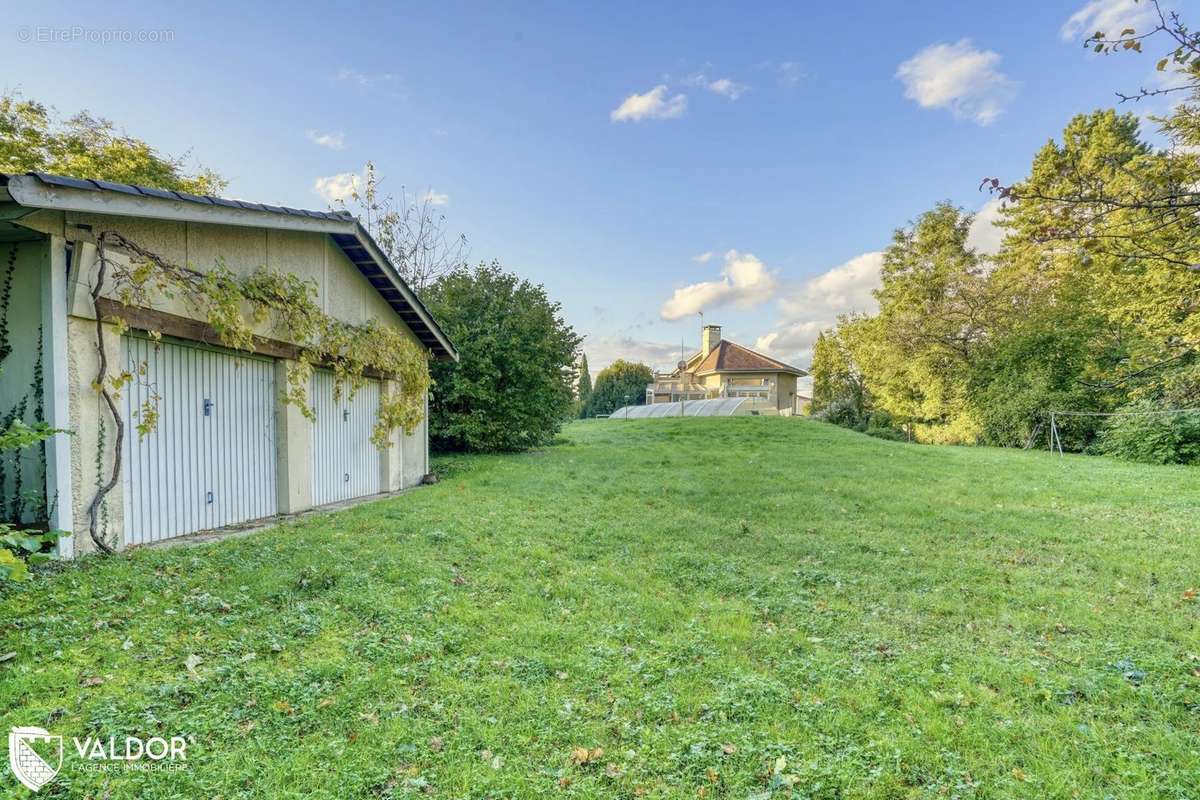 Maison à MONTMERLE-SUR-SAONE