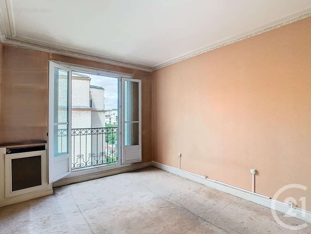 Appartement à PARIS-14E