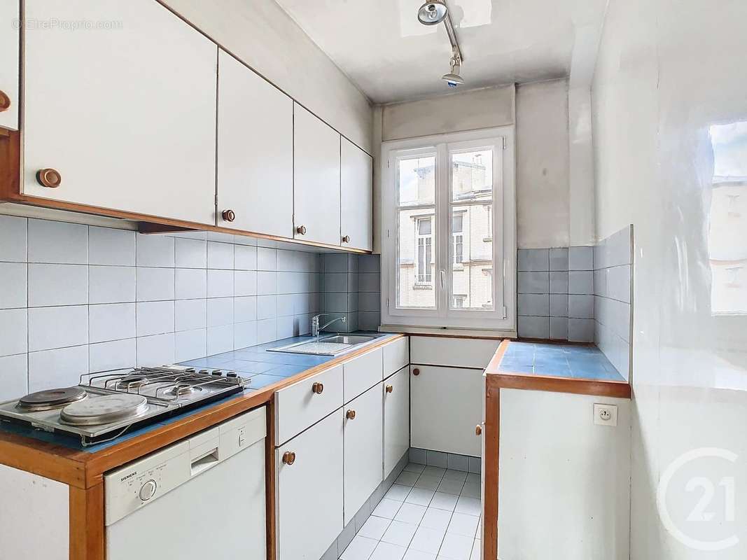 Appartement à PARIS-14E