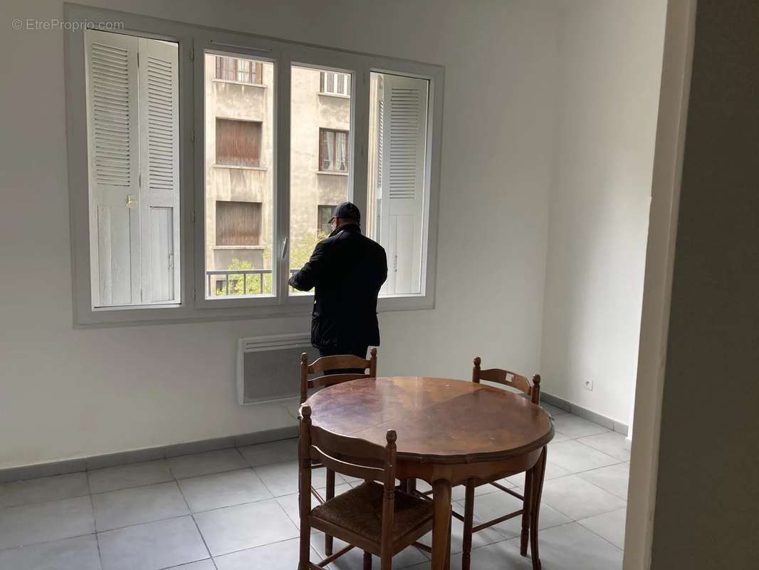 Appartement à MARSEILLE-3E