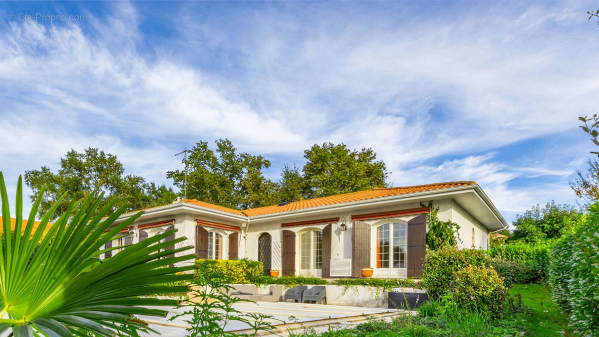 Maison à LEOGNAN