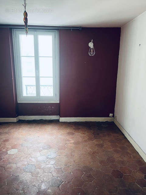 Appartement à AUBERVILLIERS