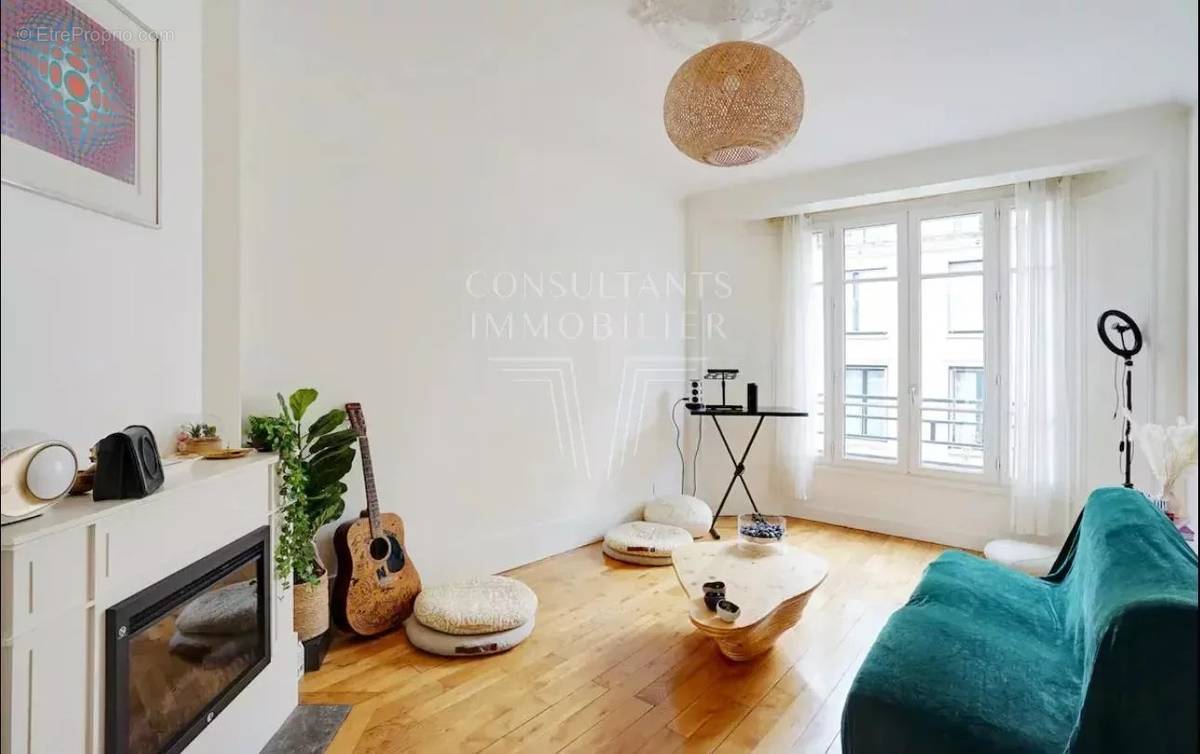 Appartement à PARIS-7E