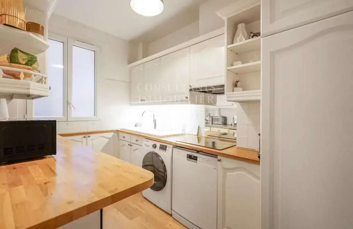 Appartement à PARIS-7E