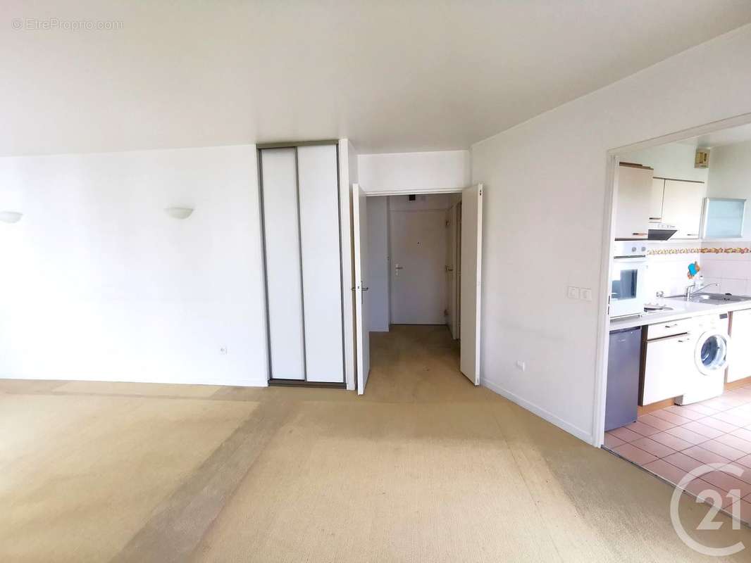 Appartement à COURBEVOIE