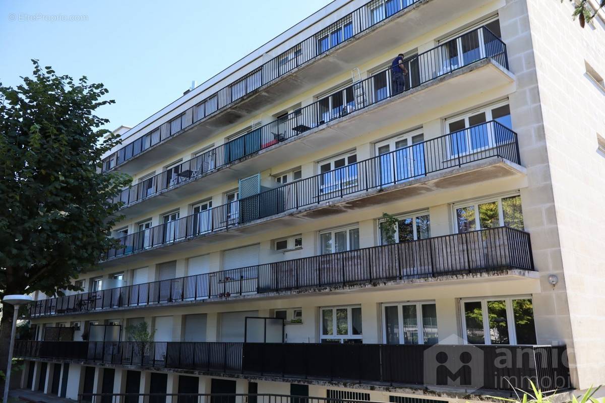 Appartement à SAINT-MAUR-DES-FOSSES