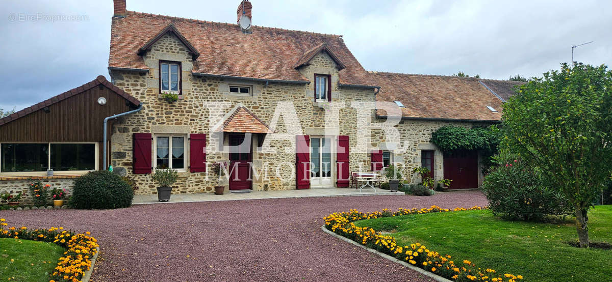 Maison à MOULINS-LE-CARBONNEL