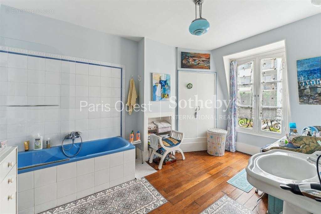 Maison à PARIS-17E