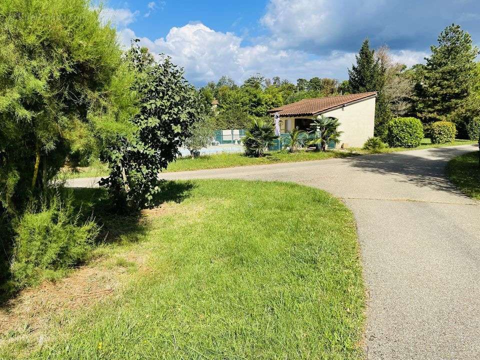 Prissé, Maison, Piscine, Grand Terrain - Maison à PRISSE