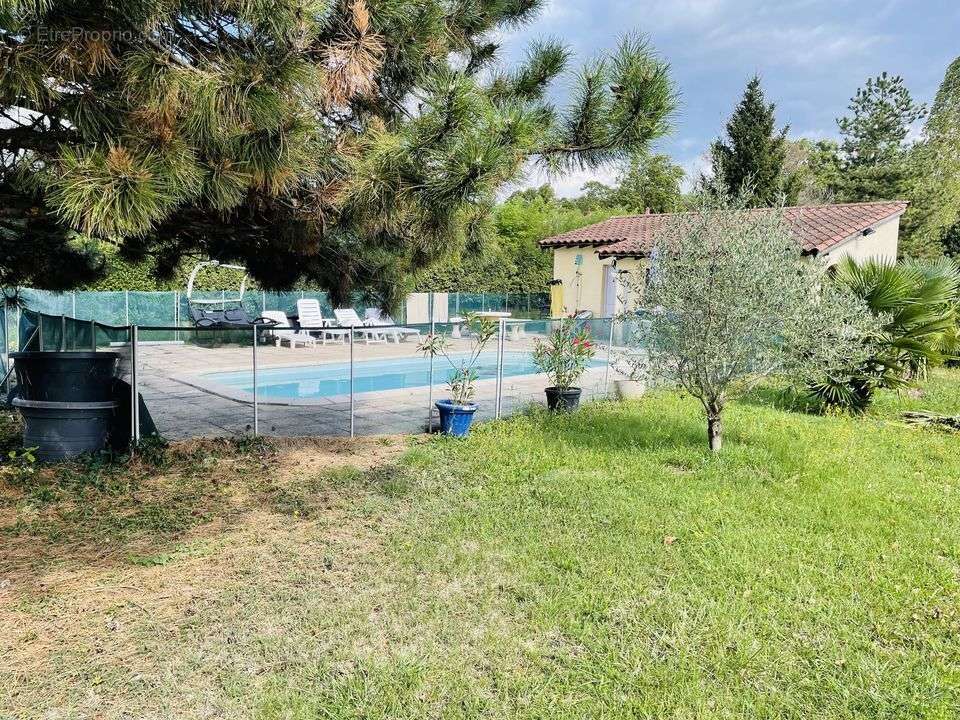 Prissé, Maison, Piscine, Grand Terrain - Maison à PRISSE