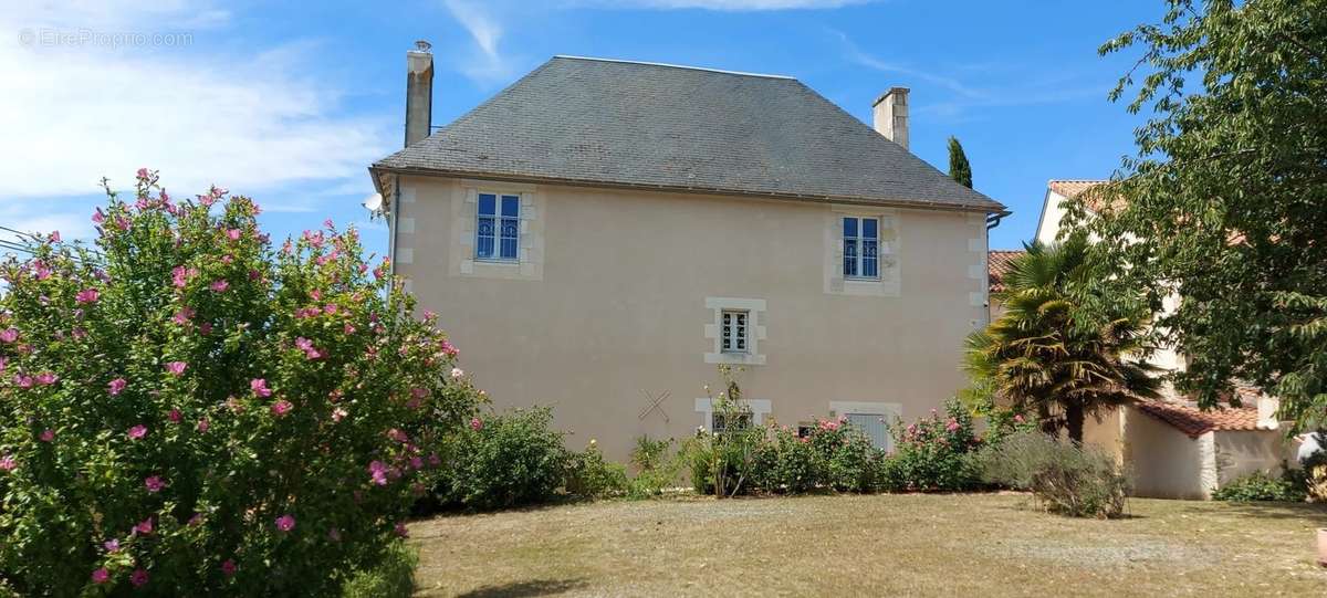 Maison à CHATEAU-GARNIER