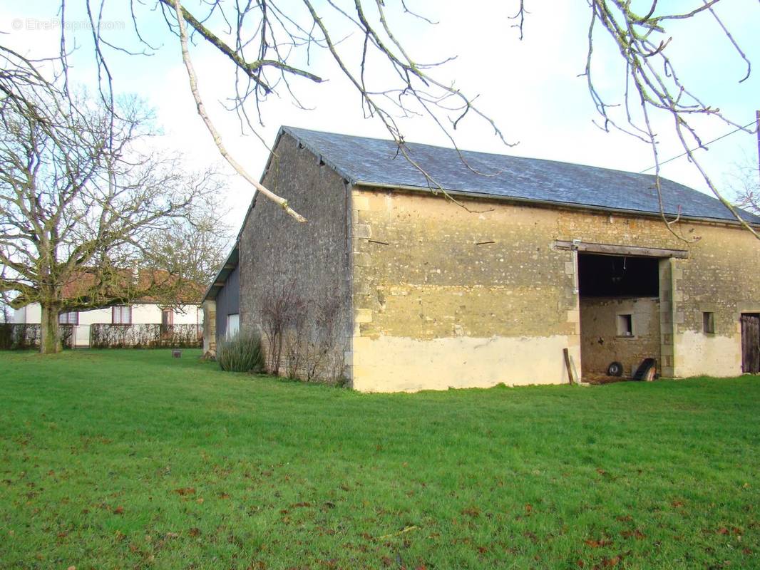 Maison à MAGNE