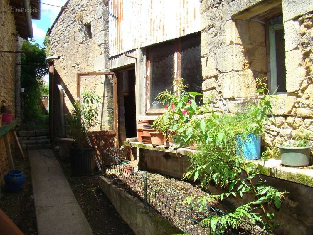 Maison à SAINT-MAURICE-LA-CLOUERE