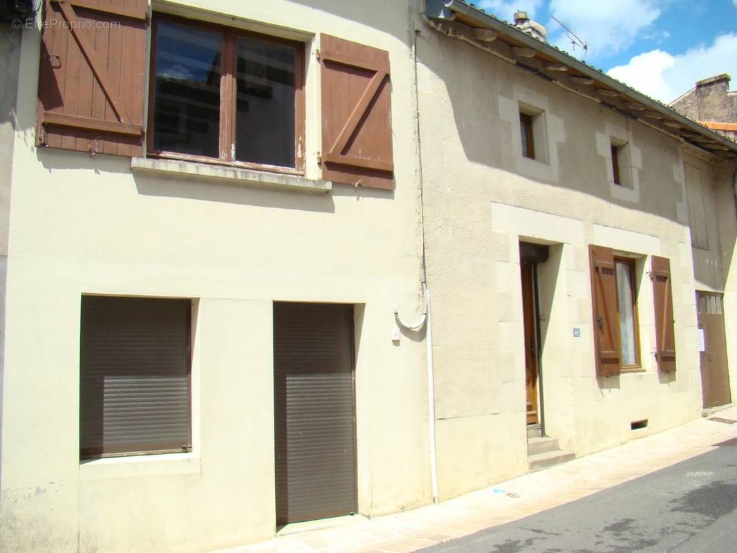 Maison à SAINT-MAURICE-LA-CLOUERE