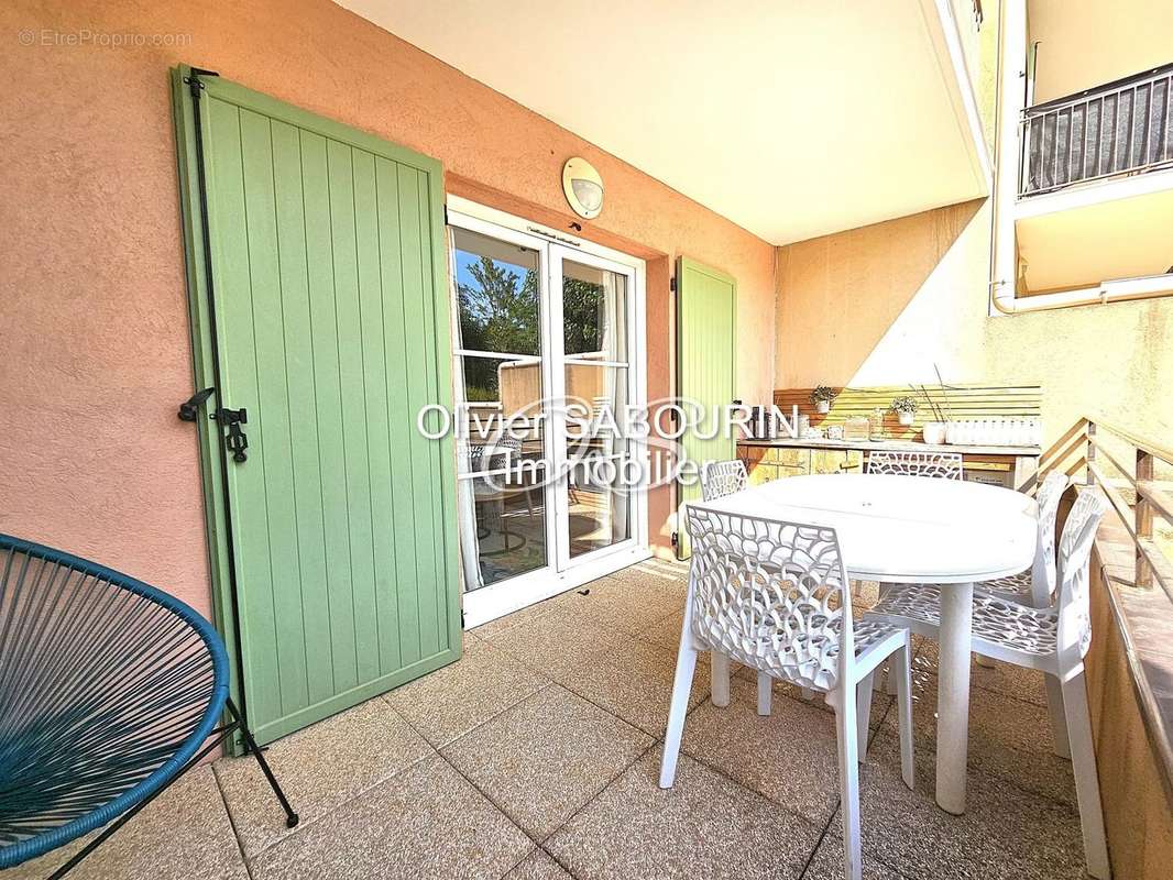 Appartement à ROQUEBRUNE-SUR-ARGENS