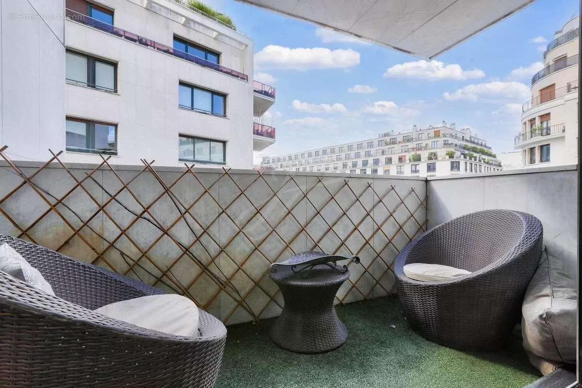 Appartement à PARIS-16E