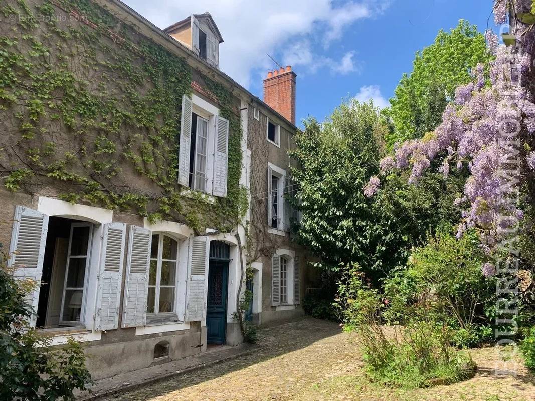 Maison à JOIGNY