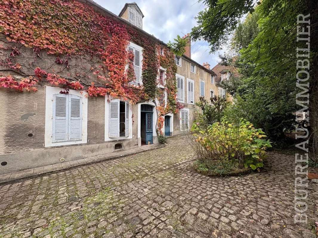 Maison à JOIGNY