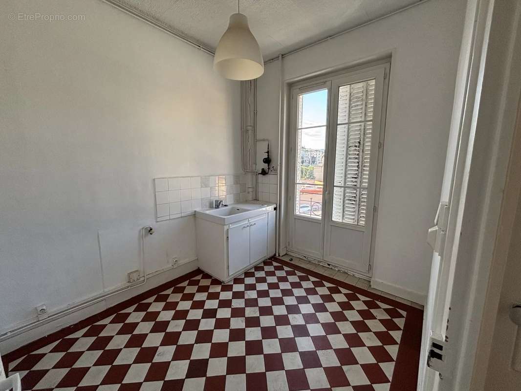 Appartement à SAINT-ETIENNE