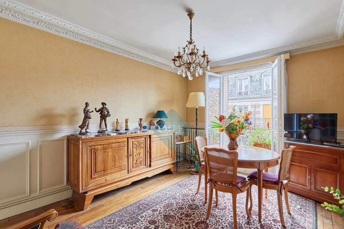 Appartement à PARIS-11E