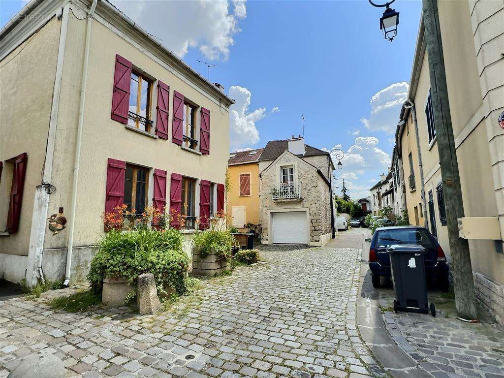 Maison à CHAMPIGNY-SUR-MARNE