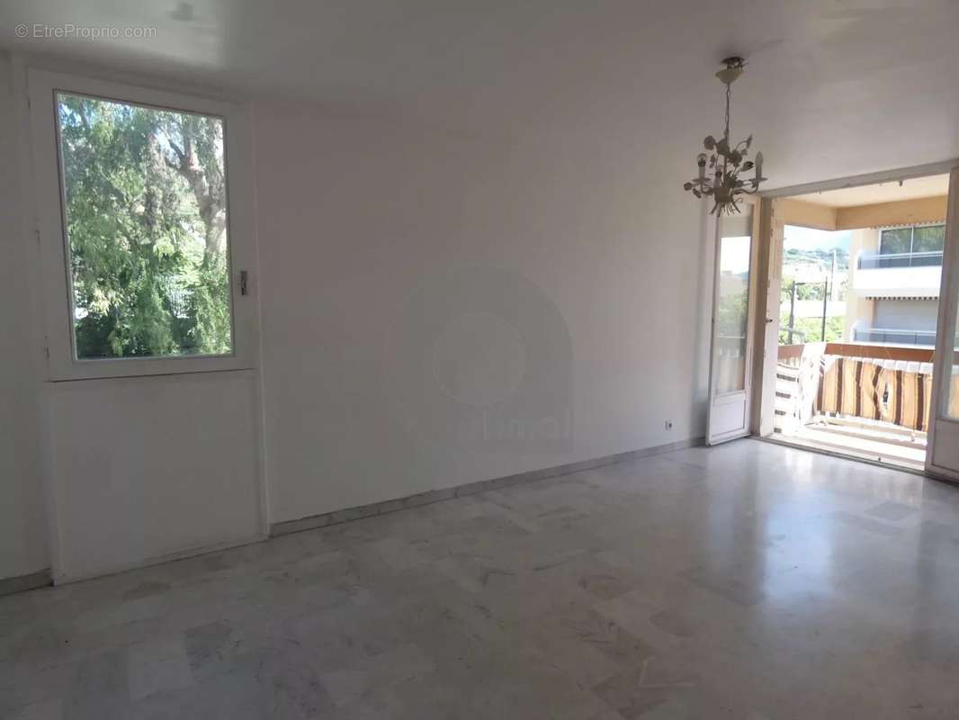 Appartement à ROQUEBRUNE-CAP-MARTIN