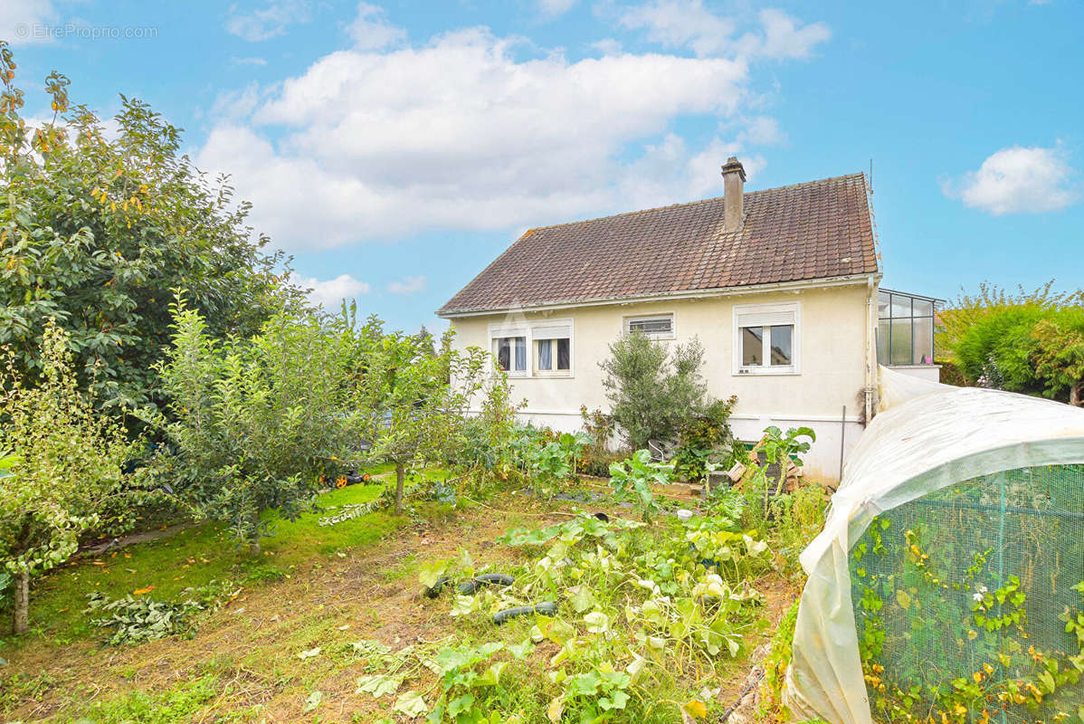 Maison à VERNEUIL-L&#039;ETANG