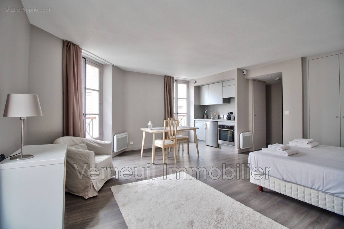 Appartement à PARIS-7E