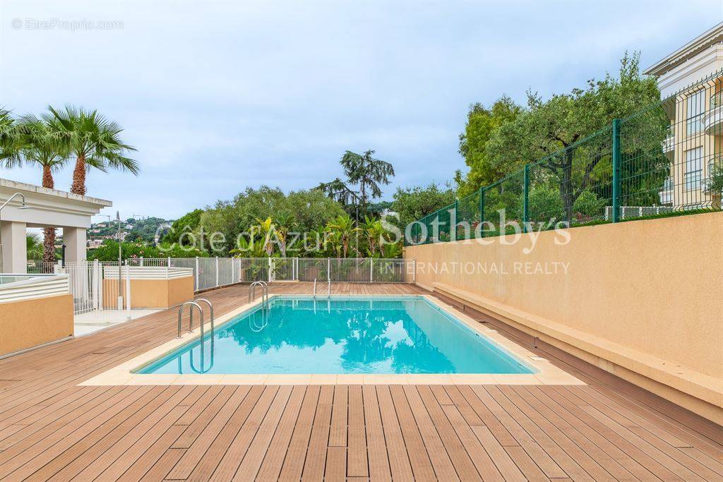 Appartement à ROQUEBRUNE-CAP-MARTIN