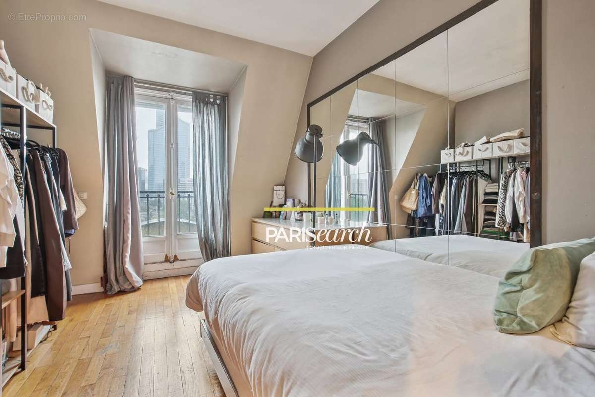 Appartement à NEUILLY-SUR-SEINE