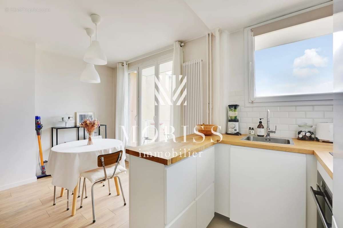 Appartement à COURBEVOIE