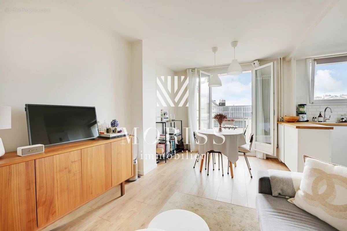 Appartement à COURBEVOIE