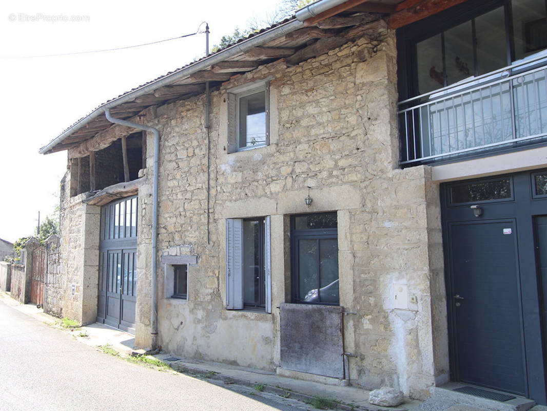 Maison à NEUVILLE-SUR-AIN