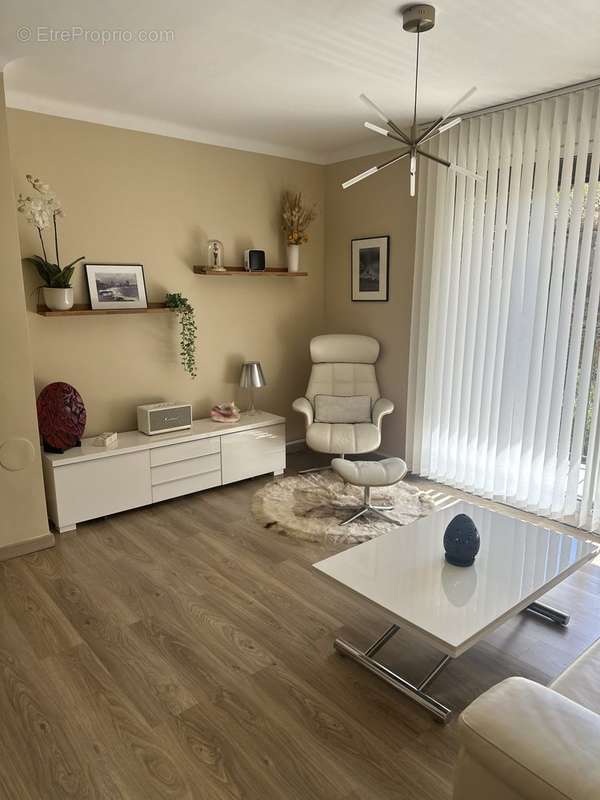 Salon / Sejour  - Appartement à MARSEILLE-4E