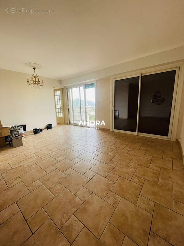 Appartement à MARSEILLE-9E