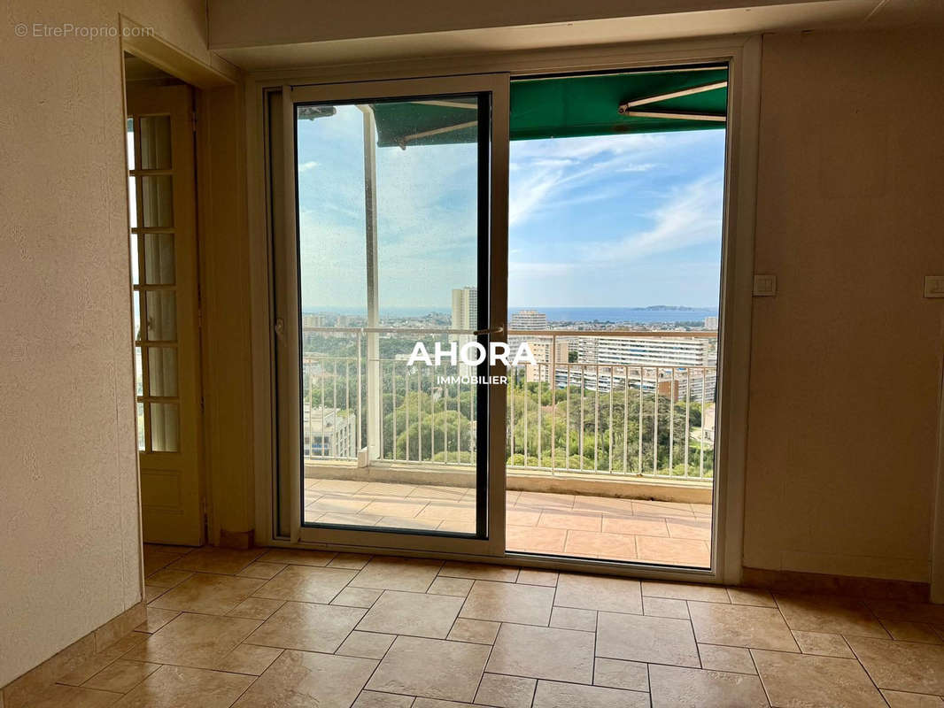 Appartement à MARSEILLE-9E