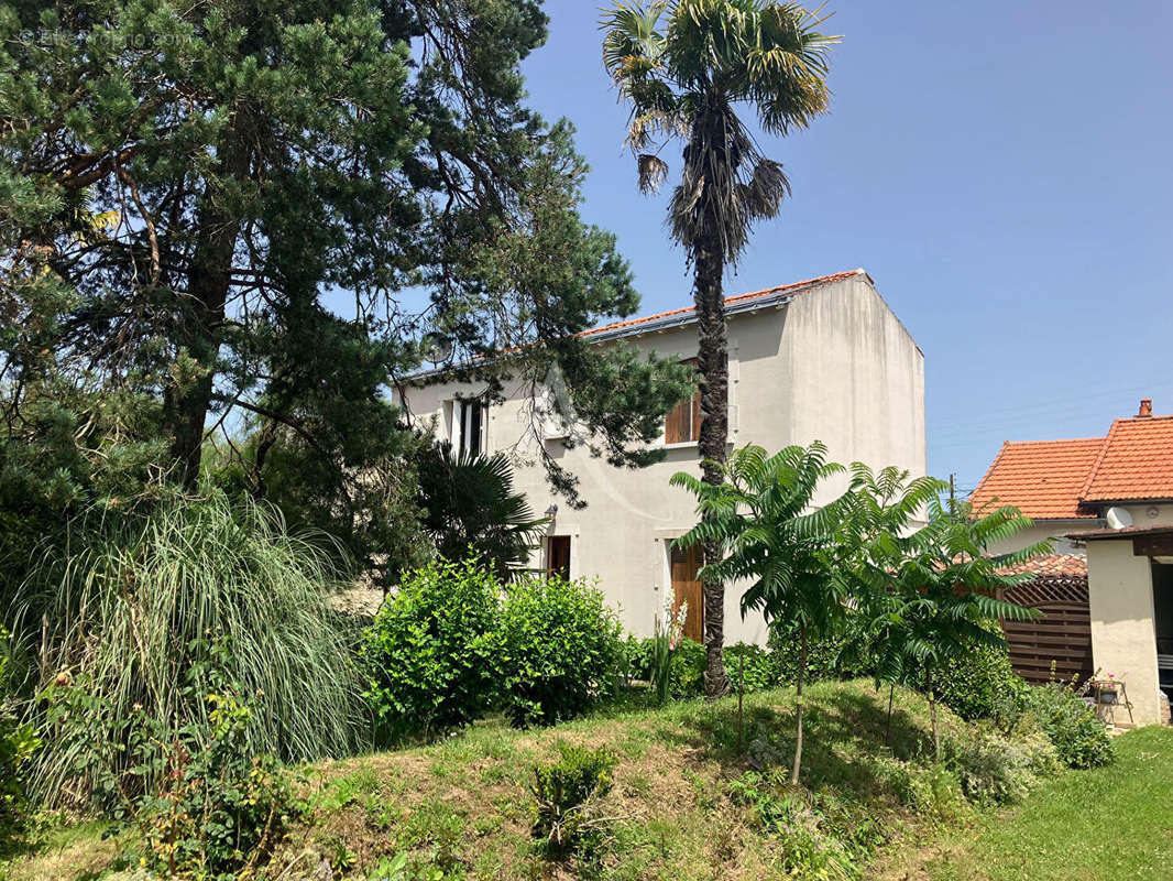 Maison à FONTENAY-LE-COMTE