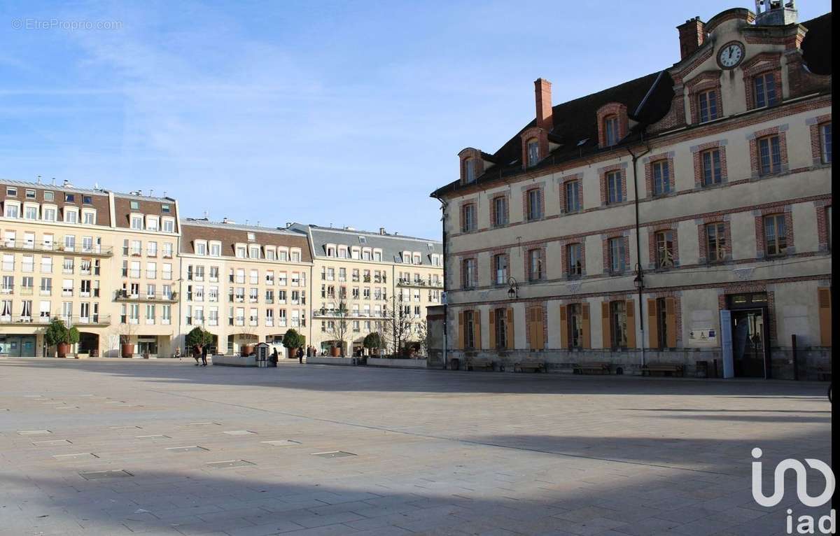 Photo 4 - Commerce à FONTAINEBLEAU