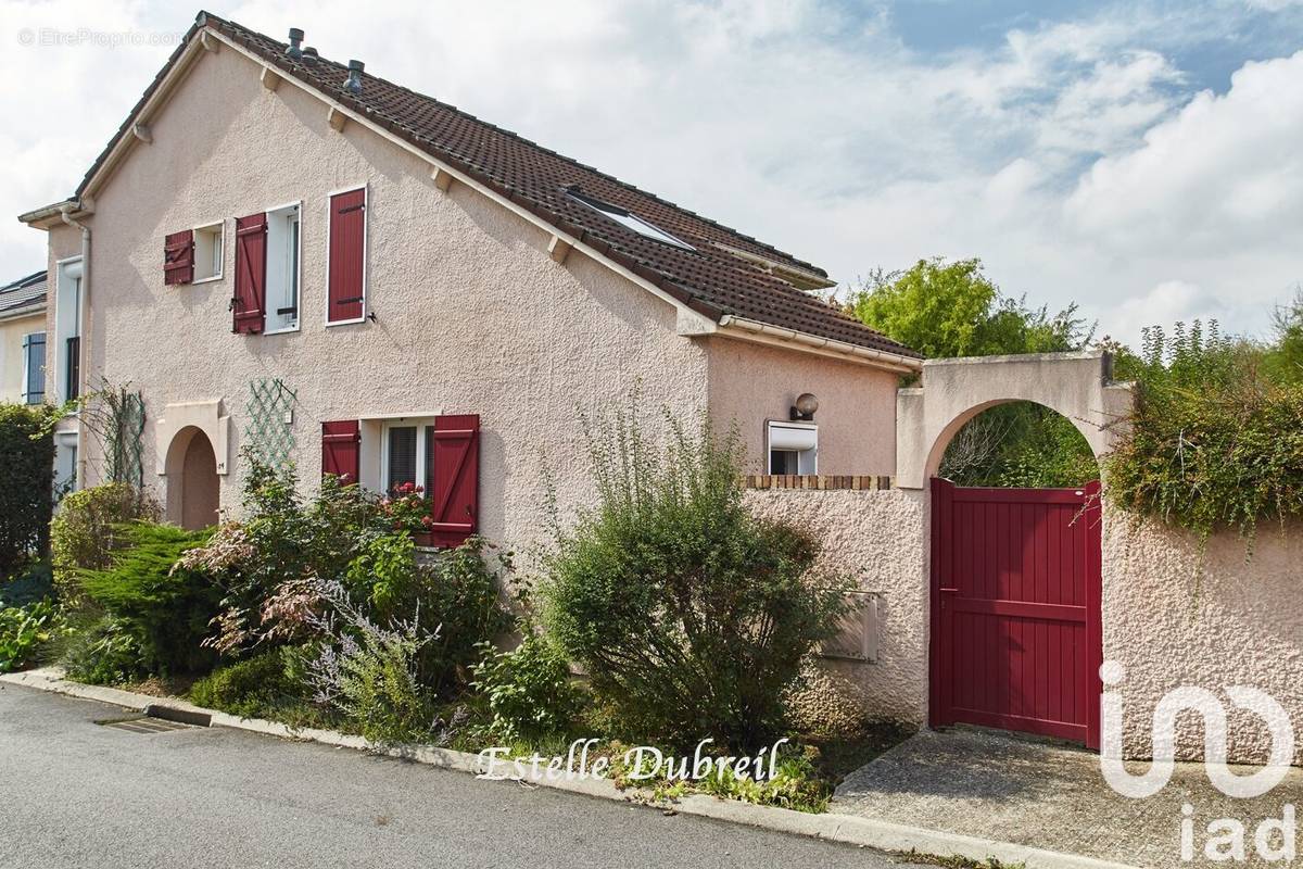 Photo 1 - Maison à VOISINS-LE-BRETONNEUX