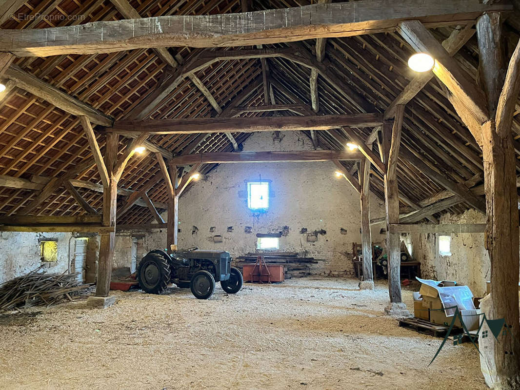 Maison à NOZIERES