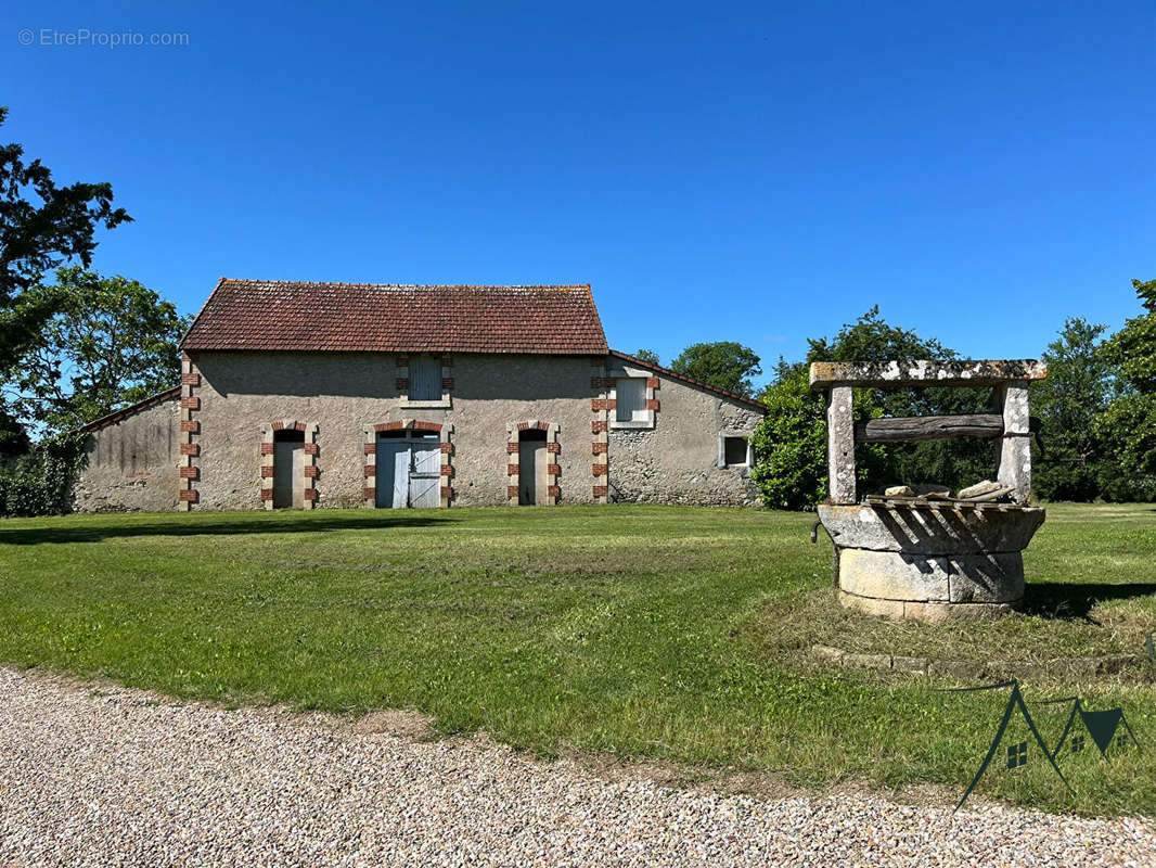 Maison à NOZIERES