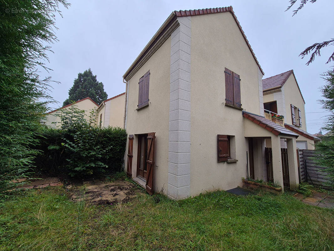 Appartement à LE PERRAY-EN-YVELINES