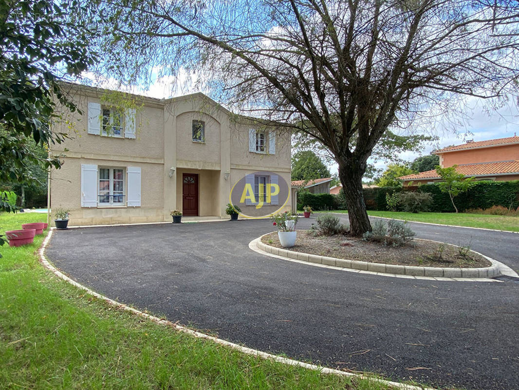 Maison à VENDAYS-MONTALIVET