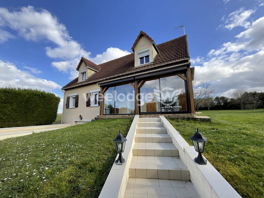 Maison à SUBLIGNY