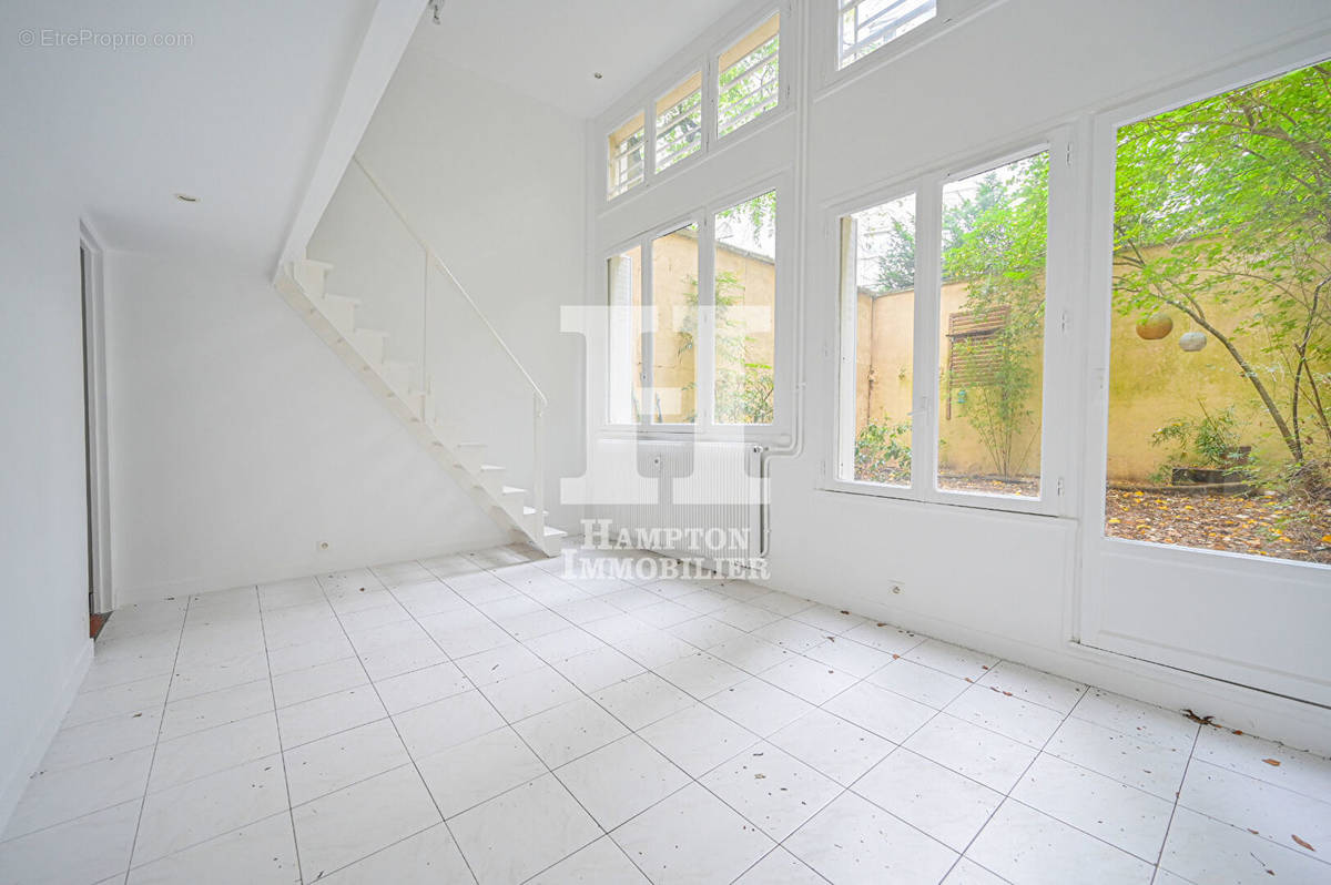 Appartement à PARIS-19E