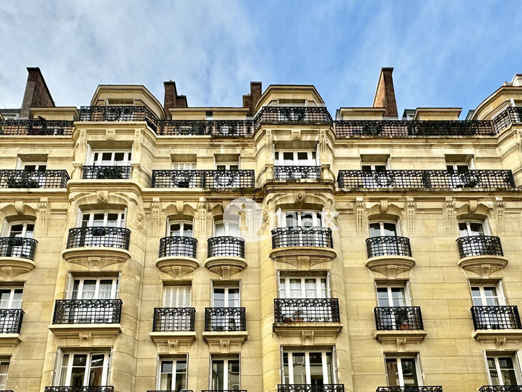 Appartement à LEVALLOIS-PERRET