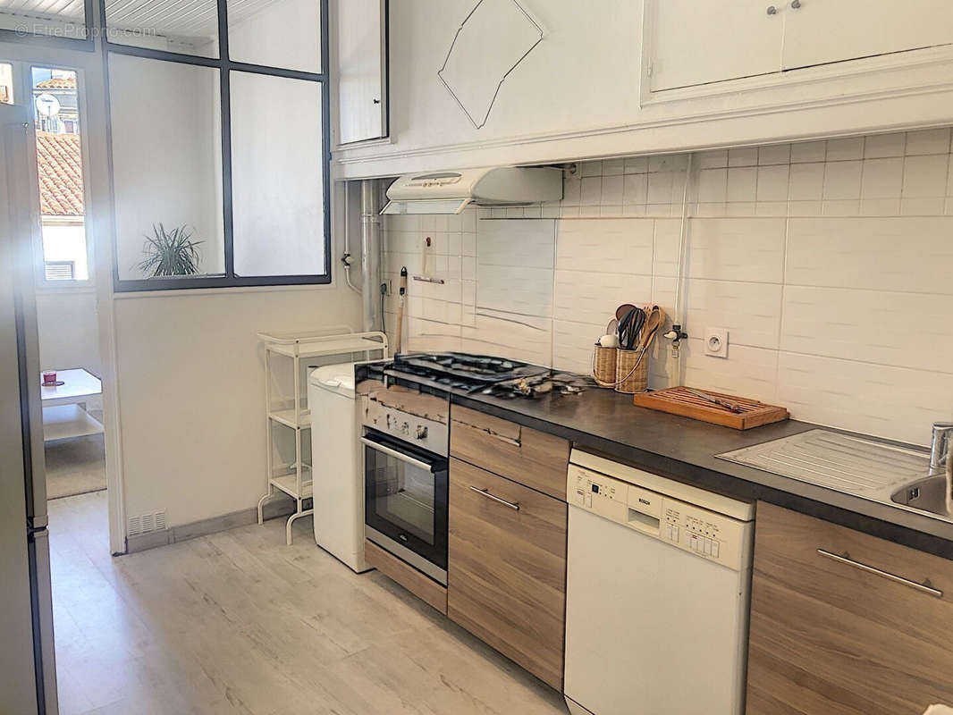 Appartement à MARSEILLE-6E