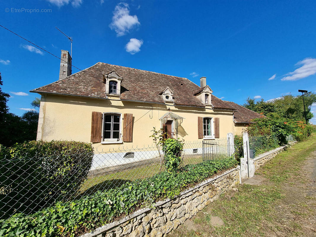 Maison à CHEMILLI